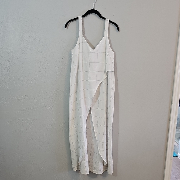 Hem & Thread Tops - NWT Hem & Thread White And Blue Asymmetrical Tunic Top, Womens Small